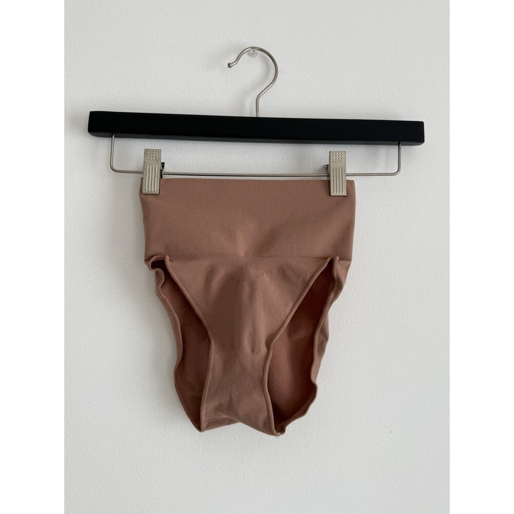 ✿ SKIMS Seamless Shapewear Brief Brown Size S M High Waist Smoothing